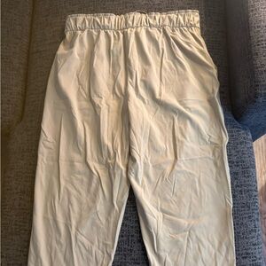 Cropped lululemon cream pants size 12